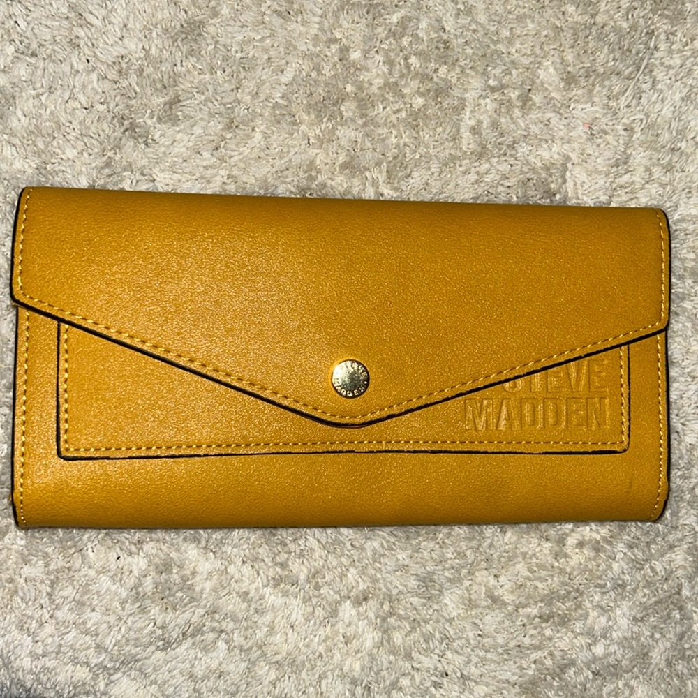 NWOT Steve MADDEN Golden Turmeric long wallet. ~~PERFECT ~~